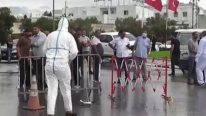 مقتل عنصر أمن في هجوم "إرهابي" وإرداء ثلاثة مهاجمين بسوسة في شرق تونس