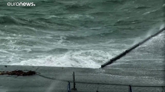 Giappone sferzato dal decimo tifone della stagione