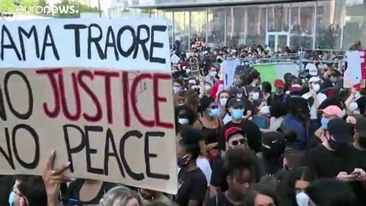 "Flic", le récit très sombre d'un journaliste infiltré au sein de la police française