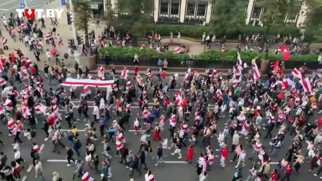 Tens of thousands join Belarus march against Lukashenko