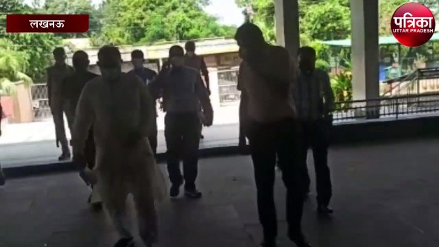 स्वामी विवेकानंद अस्पताल पहुँचे मंत्री सुरेश खन्ना