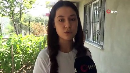 Üniversite öğrencisi genç kekik ve nane aromalı domates yetiştirdi