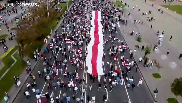 Manifestação em Minsk junta 100 mil pessoas