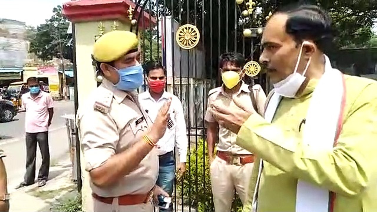 पुलिस अधीक्षक के पीआरओ से सपा जिलाध्यक्ष की हुई गर्मा-गर्मी वीडियो वायरल