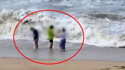 [영상] '휩쓸리면 어쩌려고'...태풍경보 속 '위험천만' 파도 놀이 / YTN