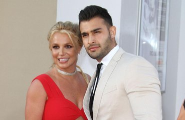 El novio de Britney Spears defiende el contenido de su Instagram
