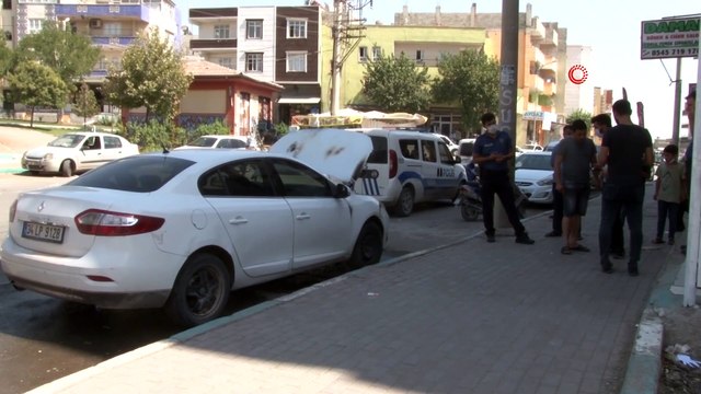 Kiraladıkları otomobil yanarak kullanılamaz hale geldi