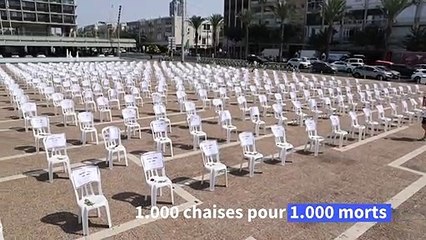 Des chaises à Tel-Aviv en hommage aux 1.000 morts du Covid-19
