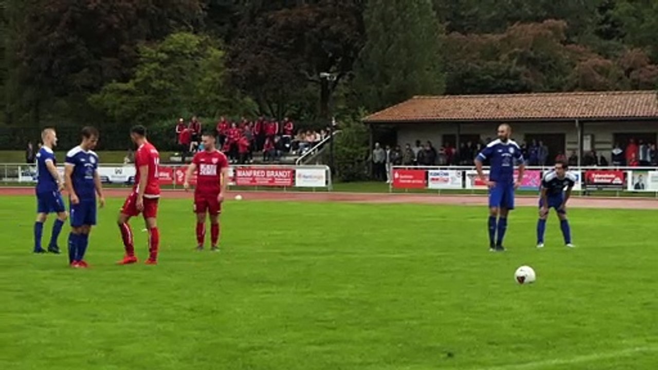 Der Elfmeter zum 3:2 für TuSpo beim VfR Osterode durch Henrik Steinicke