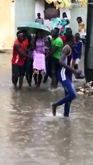 La vidéo du mariage "inondé" qui fait le buzz, thiey Senegal