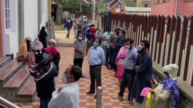 인도, 코로나 환자 폭증에도 봉쇄 완화...스페인 확진자 50만 명 넘어 / YTN