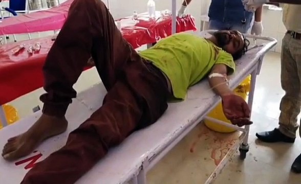 इटावा: अज्ञात वाहन ने कार में मारी टक्कर, कार सवार युवक घायल