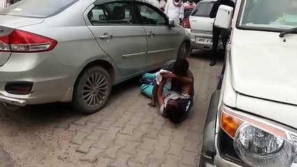 बुलंदशहर कलक्ट्रेट परिसर में शराबियों में मारपीट, वीडियो वायरल