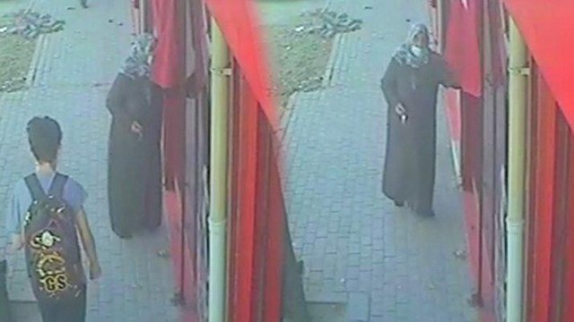 Yaşlı kadının bayrak sevgisi herkesi duygulandırdı