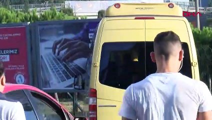 İstanbul’da toplu ulaşımda sosyal mesafesiz ayakta yolculuk