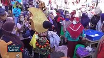 Berkostum Wayang, Bupati Temanggung Sosialisasi Wajib Masker