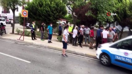 Kaza sonrası keser ve sopaların kullanıldığı kavga kamerada