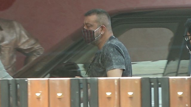 Sanjay Dutt पहुंचे Yash Raj studios; शुरु की Shamshera की शूटिंग | FilmiBeat