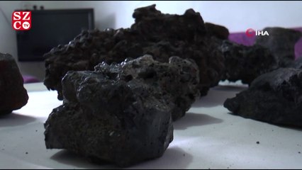 Tarlasında bulduğu taşların incelenmesini istiyor