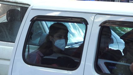 Rhea Chakraborty का गिरफ़्तारी से पहले हुआ मेडिकल, NCB से पहुंची हॉस्पिटल | FilmiBeat