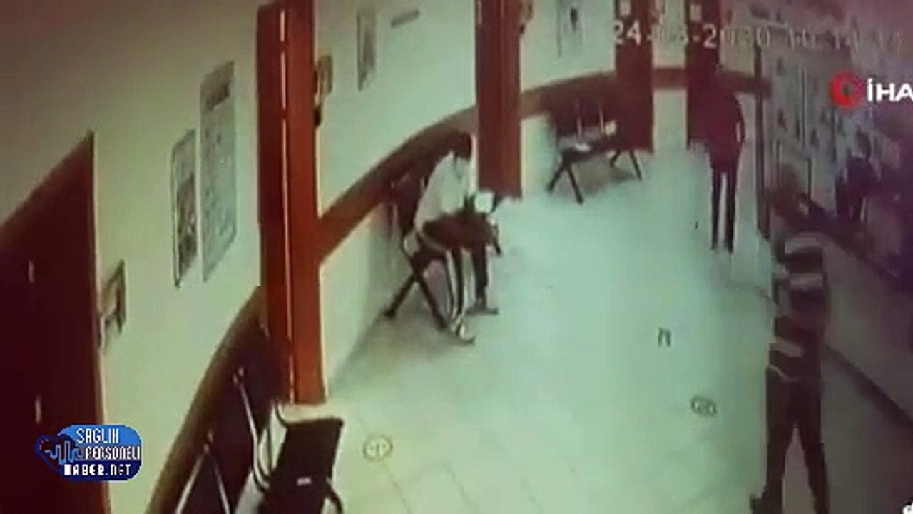 Hastanede dehşet anları, tartıştığı doktor kapıyı kapattı parmağı koptu