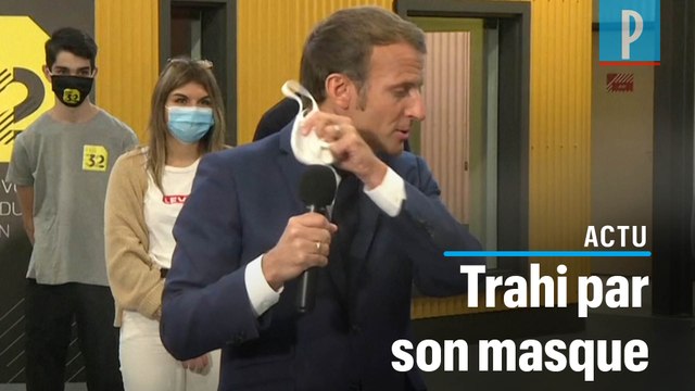 Quand Macron manque de s’étouffer devant des lycéens... à cause de son masque 