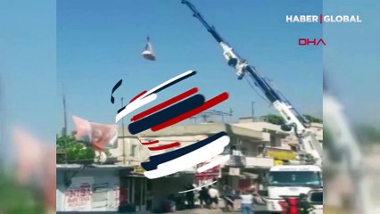 Evinde ölü bulundu, cenazesi vinçle çıkartıldı