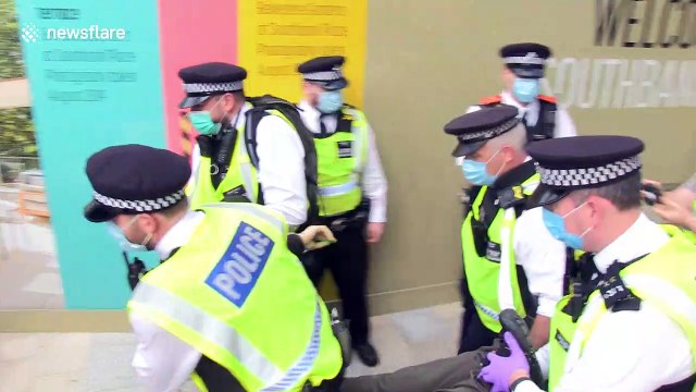 Extinction Rebellion activists arrested after vandalising Shell's London HQ