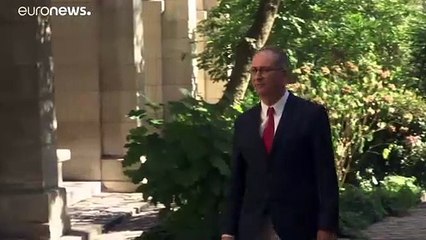 Covid-19 : le gouvernement français envisage de réduire la "quatorzaine" à sept jours