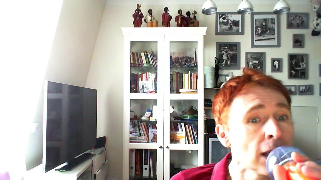 Wiwi égratigne la faute aux filles