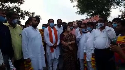 भाजपा प्रदेश अध्यक्ष बीडी शर्मा का छतरपुर की सीमा में पहुंचते ही कार्यकर्ताओ ने किया स्वागत