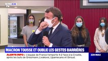 Emmanuel Macron tousse et oublie les gestes barrières lors d'un déplacement