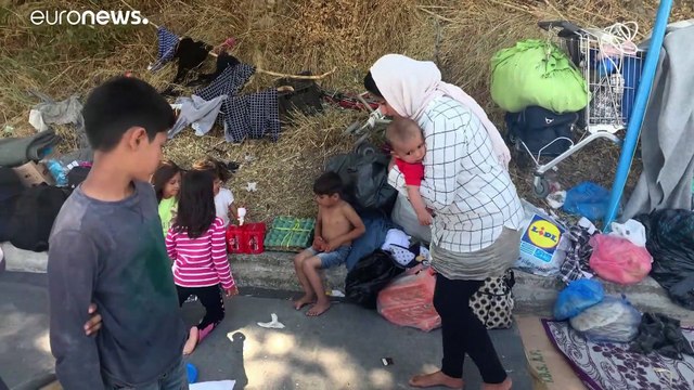 Мигранты на острове Лесбос устроили акцию протеста