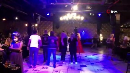 Kaçak kına gecesine polis baskını