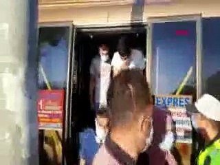 Esenyurt'ta yine aynı manzara; Minibüste ayakta giden 21 yolcu çıktı