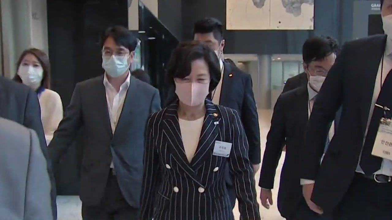 현근택 "카투사 좀 더 자유로워...휴가 승인 여부는 당직사병 권한 아니다" / YTN