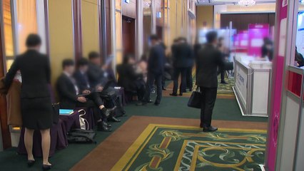 OECD와 거꾸로가는 한국 청년실업률...10년 만에 중위권 추락 / YTN