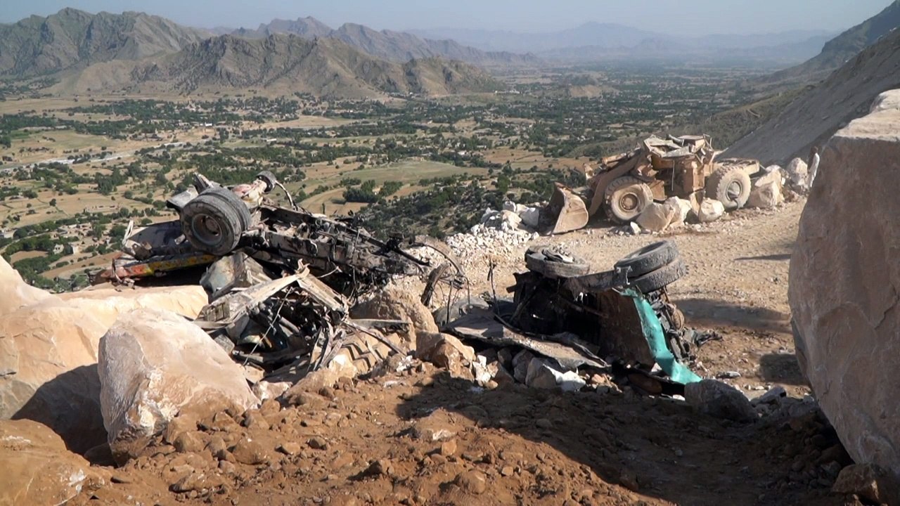 22 قتيلا إثر انهيار صخري في منجم في شمال غرب با...