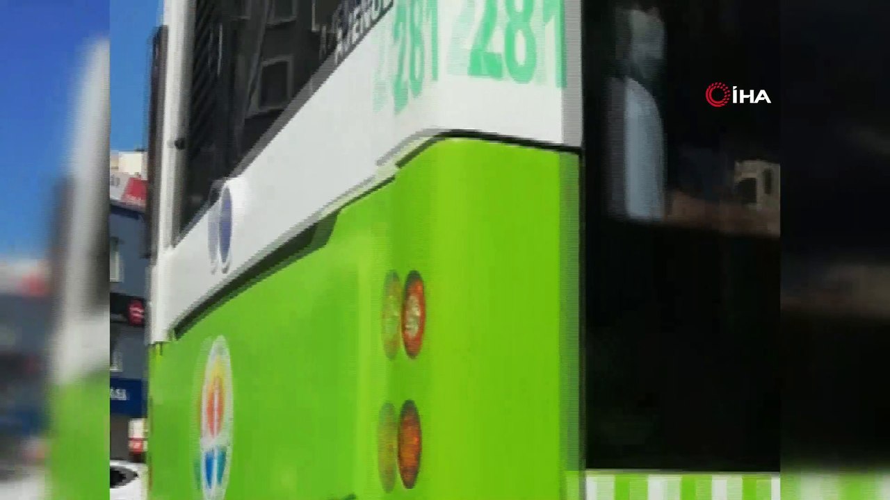 Adana’da belediye otobüsünde ayakta yolculuk kamerada