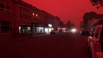 Incendies aux Etats-Unis: Découvrez les images impressionnantes de la ville de Stayton plongée dans une atmosphère rouge - VIDEO