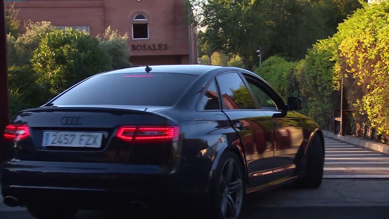 Con mascarilla y acompañada por la infanta Sofía, así ha sido la vuelta al cole de la princesa Leonor