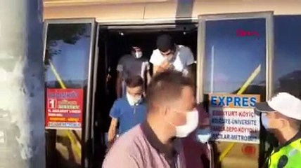 Esenyurt'ta yine aynı manzara; minibüste ayakta giden 21 yolcu çıktı