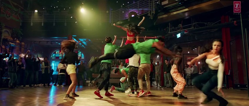 Nachi Nachi Street Dancer 3D Varun D,Shraddha K,Nora F Neeti M,Dhvani B,Millind G