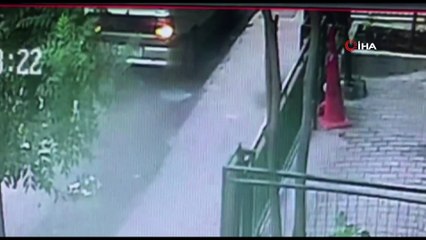 Küçükçekmece'de kamyonet hırsızları kamerada