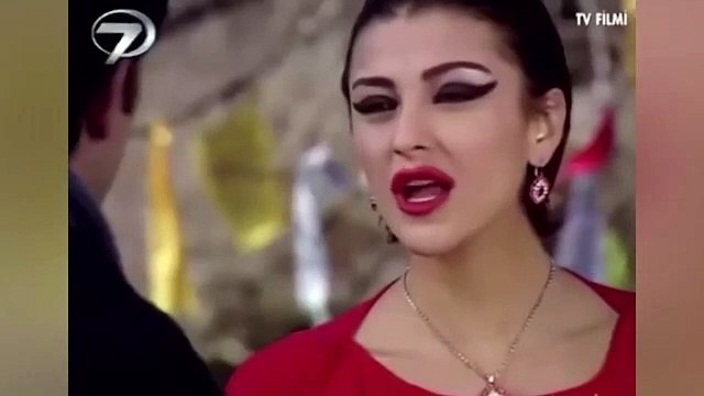 Özge Ulusoy'un seneler önceki hali ortaya çıktı