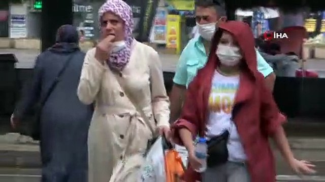 Aniden bastıran sağanak yağış vatandaşları hazırlıksız yakaladı
