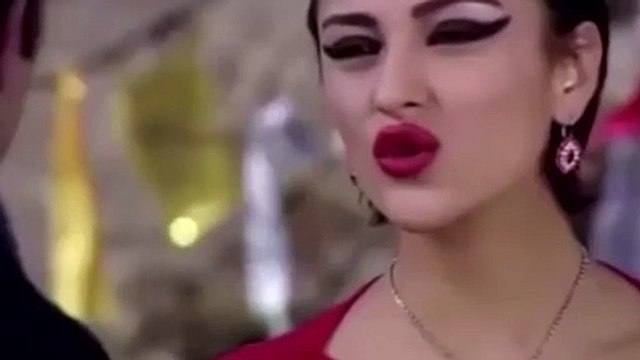 Özge Ulusoy'un yıllar önceki hali şaşırttı; 'şeytan' rolünde