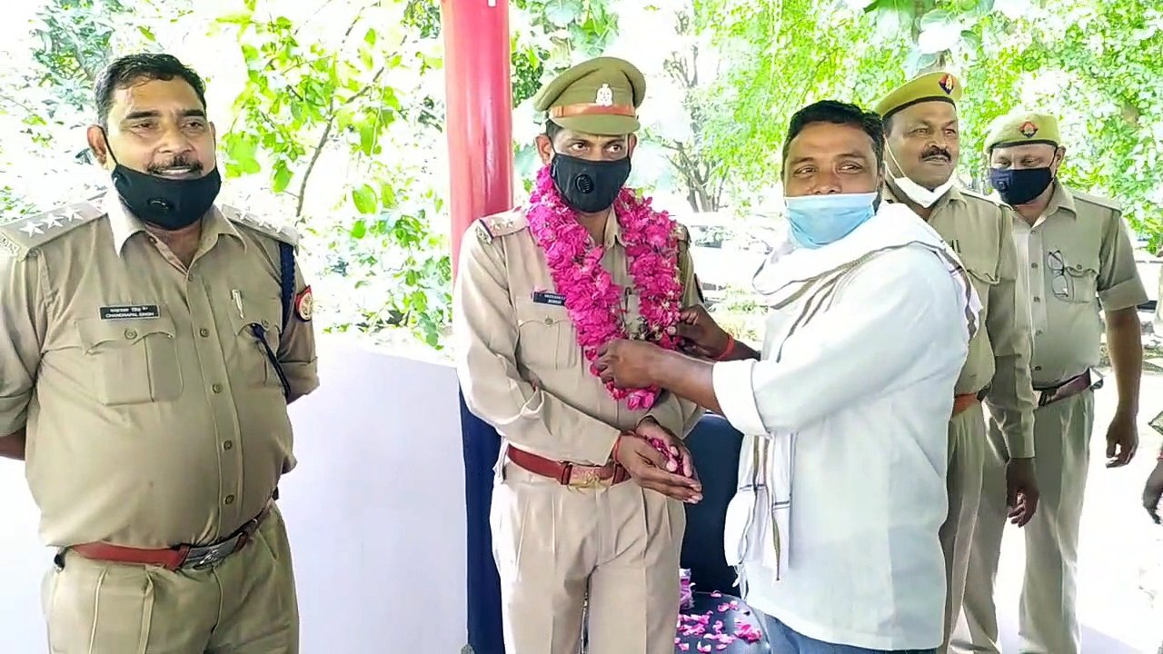 लवेदी थाना प्रभारी अमन सिंह का विदाई समारोह, भरथना CO हुए शामिल