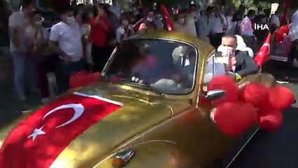 İzmir'in kurtuluş günü etkinliklerine renkli kortej