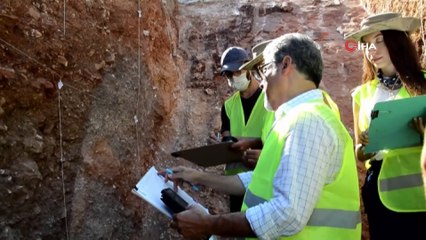 Manisa'da 7 bin depreme neden olan fay hattında hendek açıldı